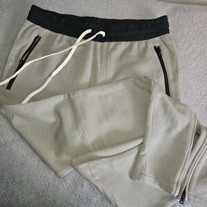 Fear Of God Essentials Mens Drawstring Sweatpant Joggers, Size Medium